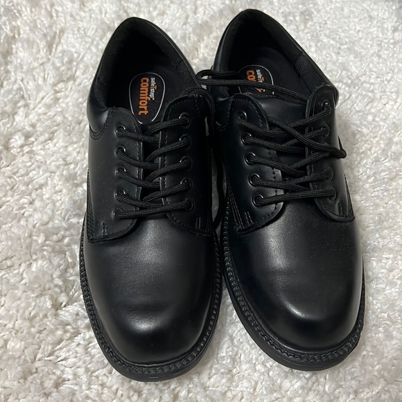 Shoes - Picture 1 of 3